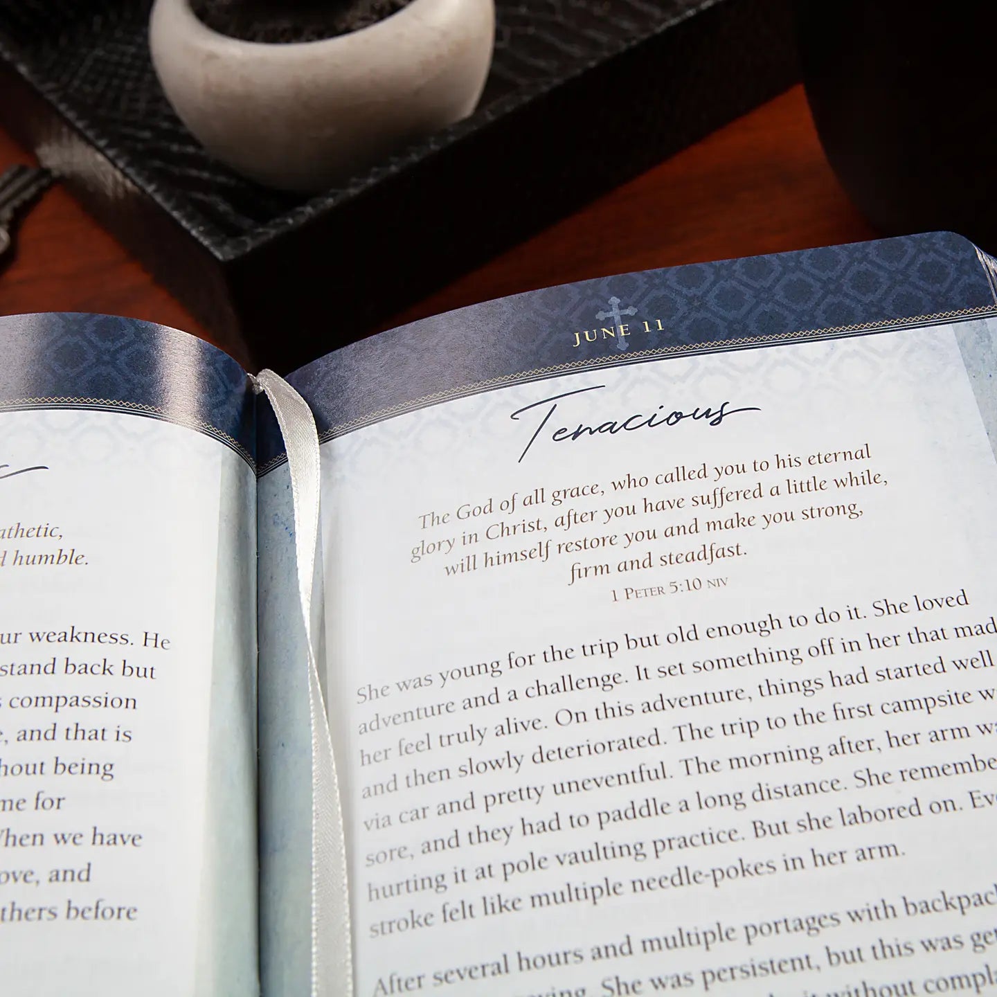 A Daily Word For Men (Devotional, Father's Day Gifts)