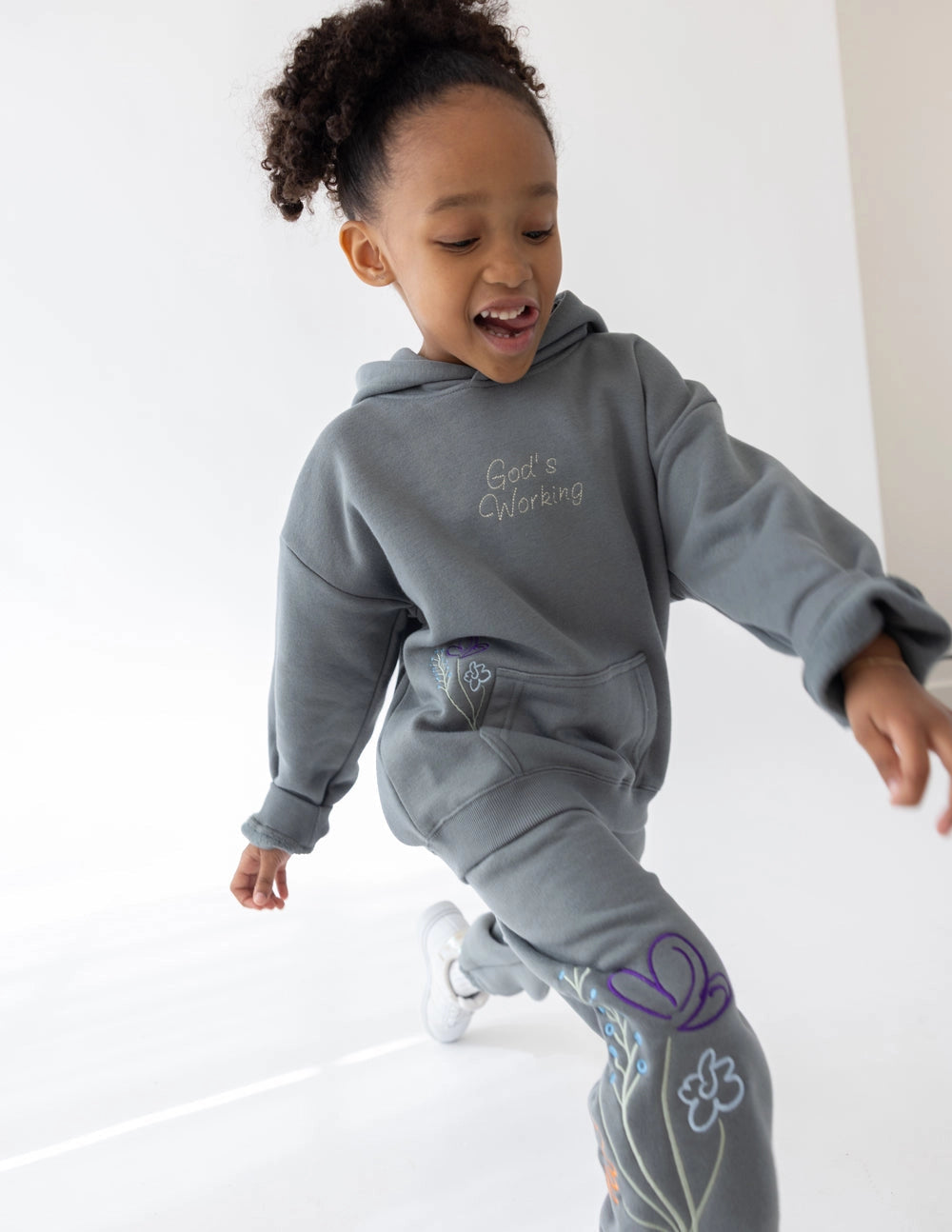 God's Still Working Kids Hoodie Day Heart-Print Two-Piece Pajama Set