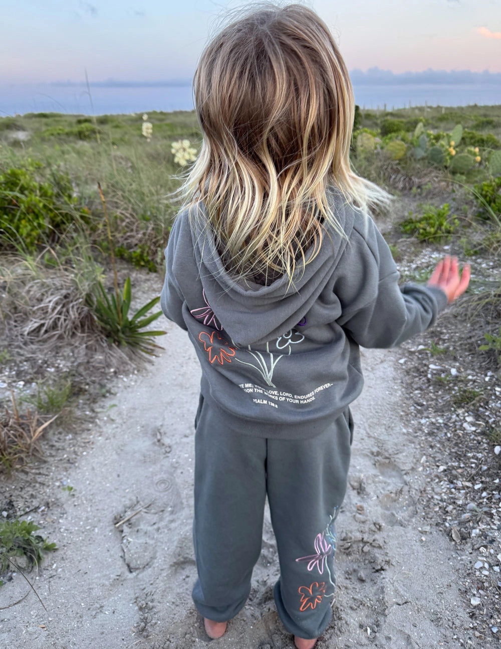 God's Still Working Kids Hoodie Day Heart-Print Two-Piece Pajama Set